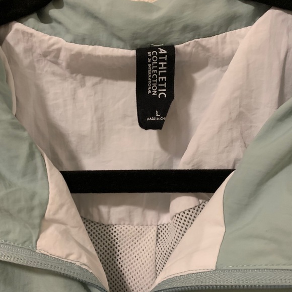 Retro/Vintage Rain jacket - Picture 3 of 3